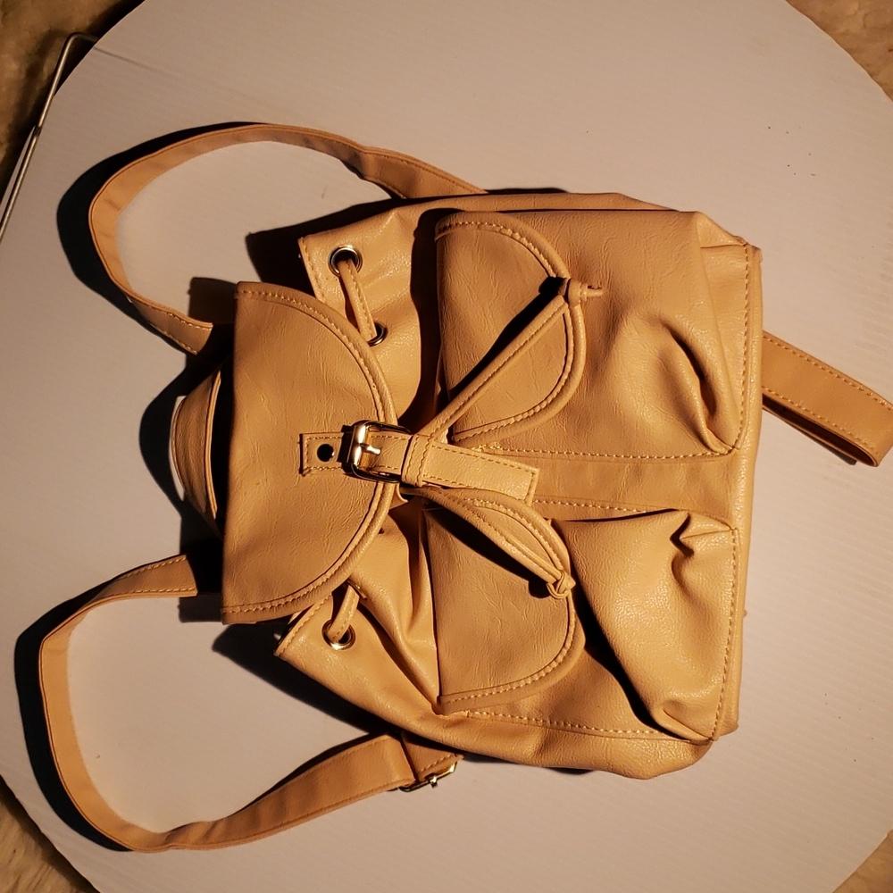Backpack 🎒 - Picture 1 of 13